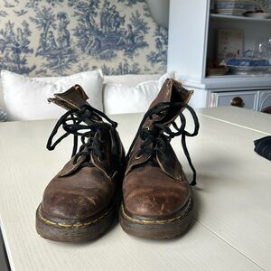 Vintage brown Doc, Martens